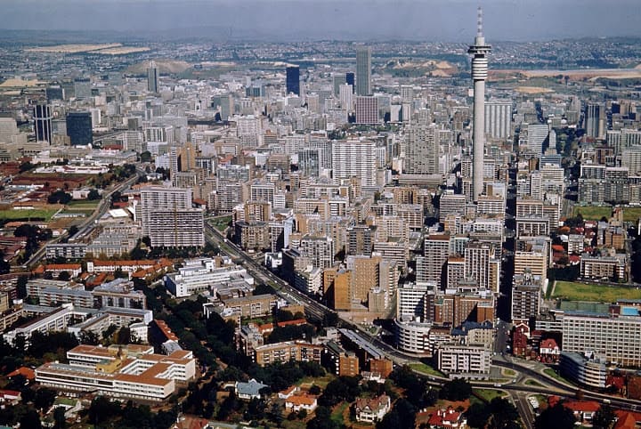 Navigation menu Located just north of Johannesburg, the Hilton Sandton hotel is an ideal base for business or holiday travel to South Africa, with conference space for up to 1,
