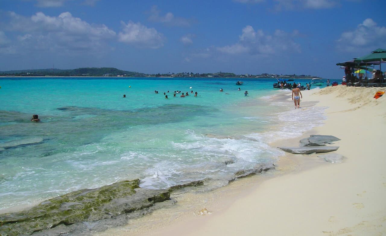 Beach in San Andres. What to see and do in San Andres, Colombia