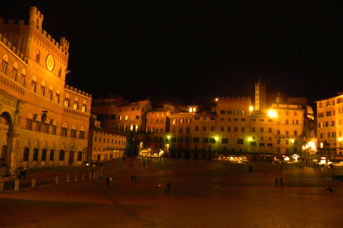 Piazza in Siena. Why you should visit Siena, Italy