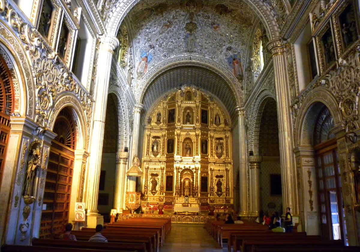 Santo Domingo church in Oaxaca Mexico. Why you should visit Oaxaca