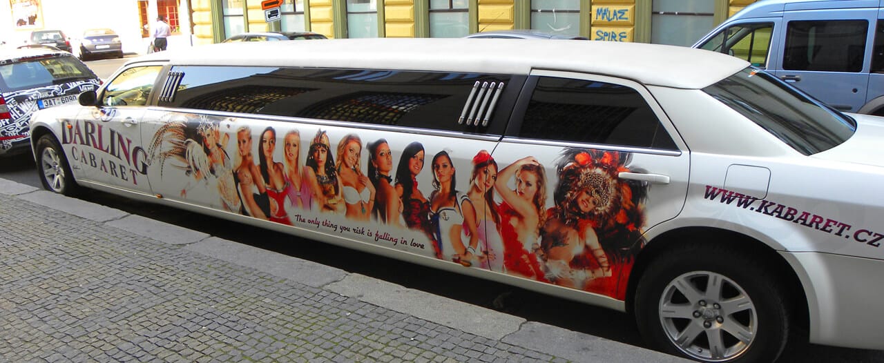 Darling Cabaret limo in Prague