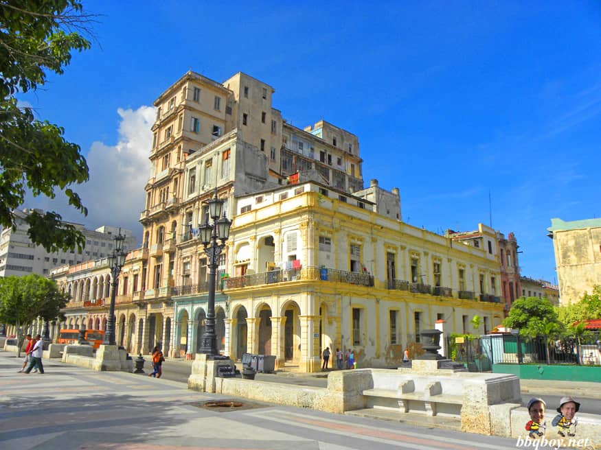 un otro hermoso edificio en La Habana, Cuba