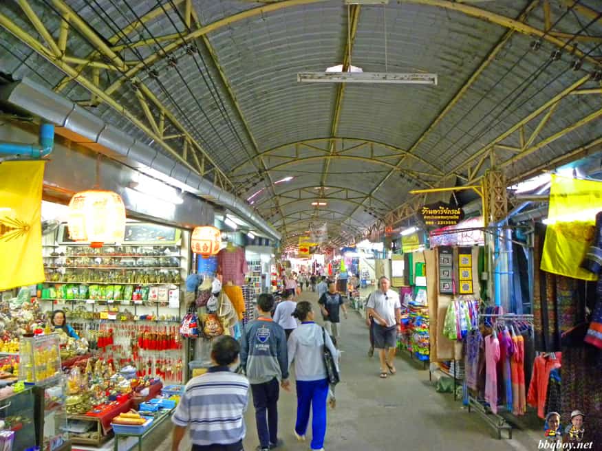 People, Markets and crazy thing on wheels in Nong Khai, Thailand