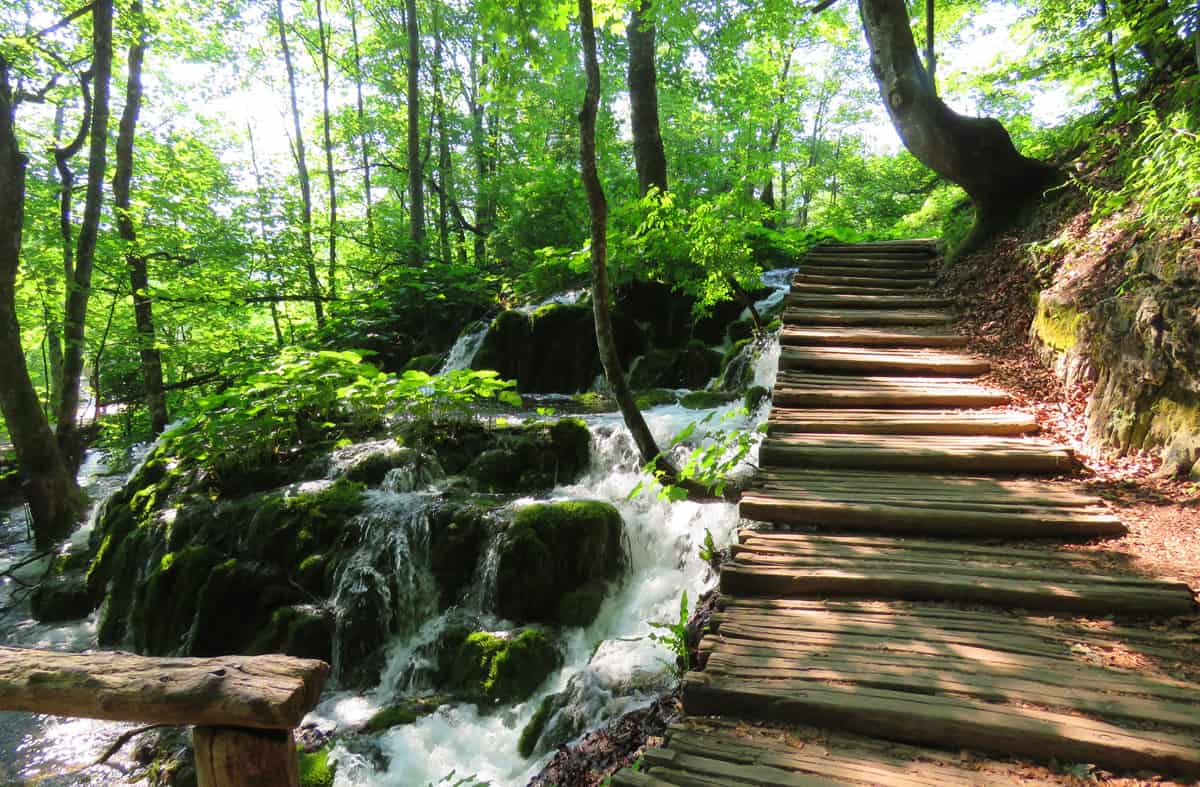 trail. Tips on visiting Plitvice Lakes