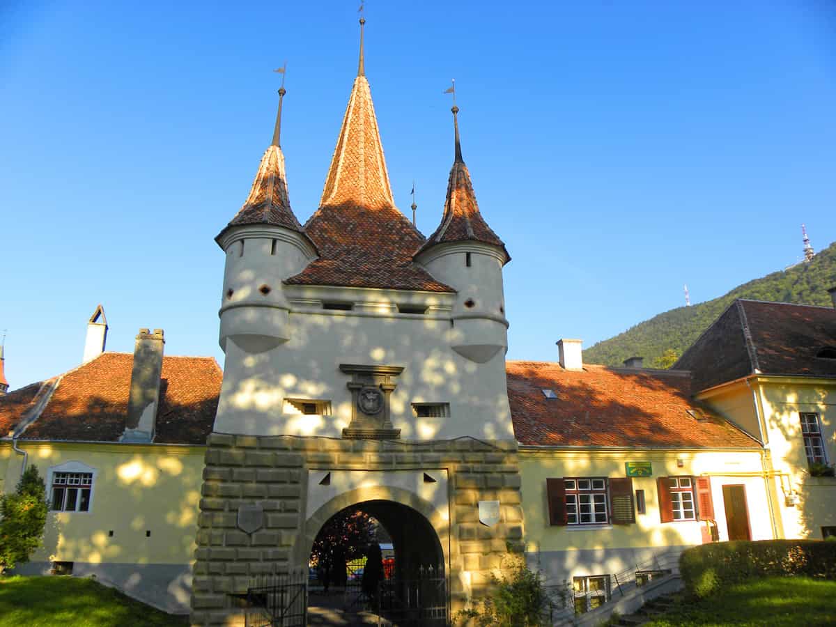 Why you should Visit Brasov, Romania. And our ‘no-fluff’ thoughts on staying here an extended period of time.