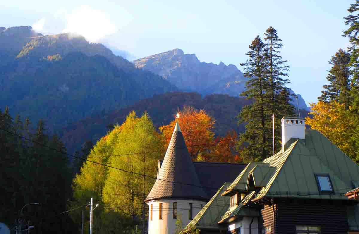 Sinaia. Why Peles castle is the one place you can’t miss in Romania