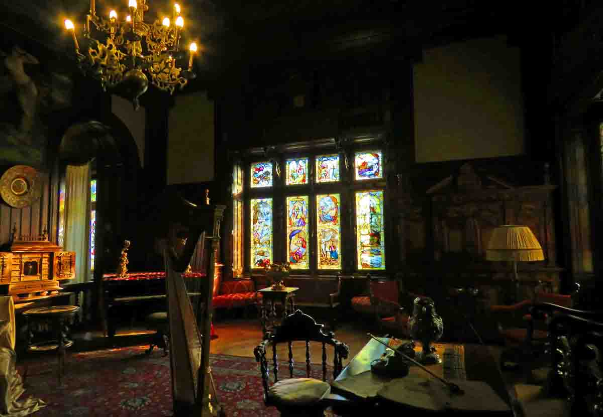 Music room. Why Peles castle is the one place you can’t miss in Romania