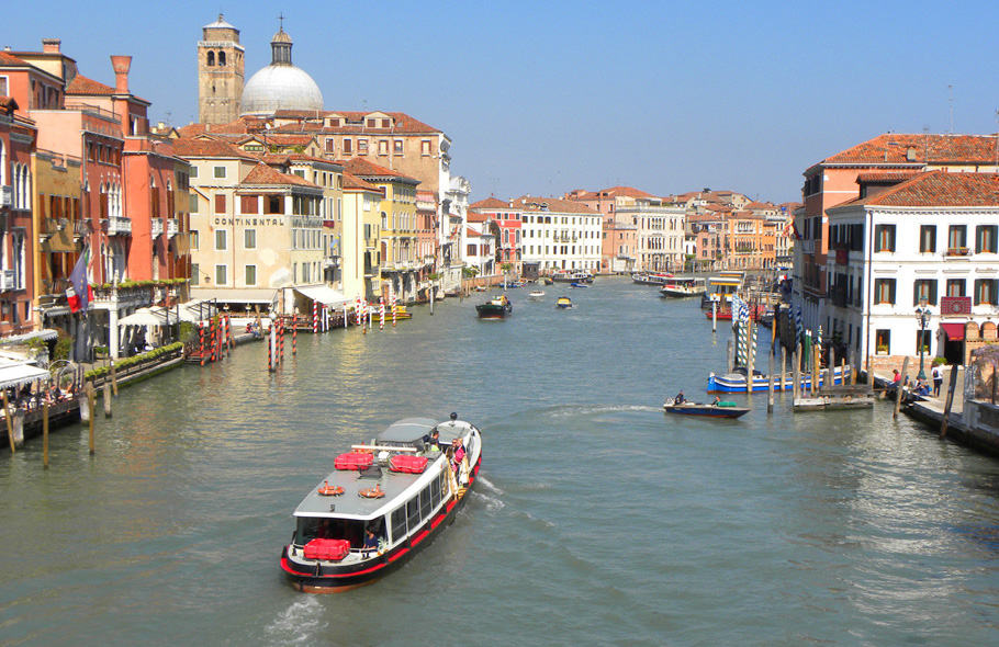 Ponte degli Scalzi. A day in Venice