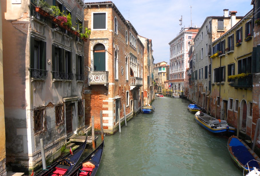 Canal. A day in Venice (and on the joys of skipping the sights)