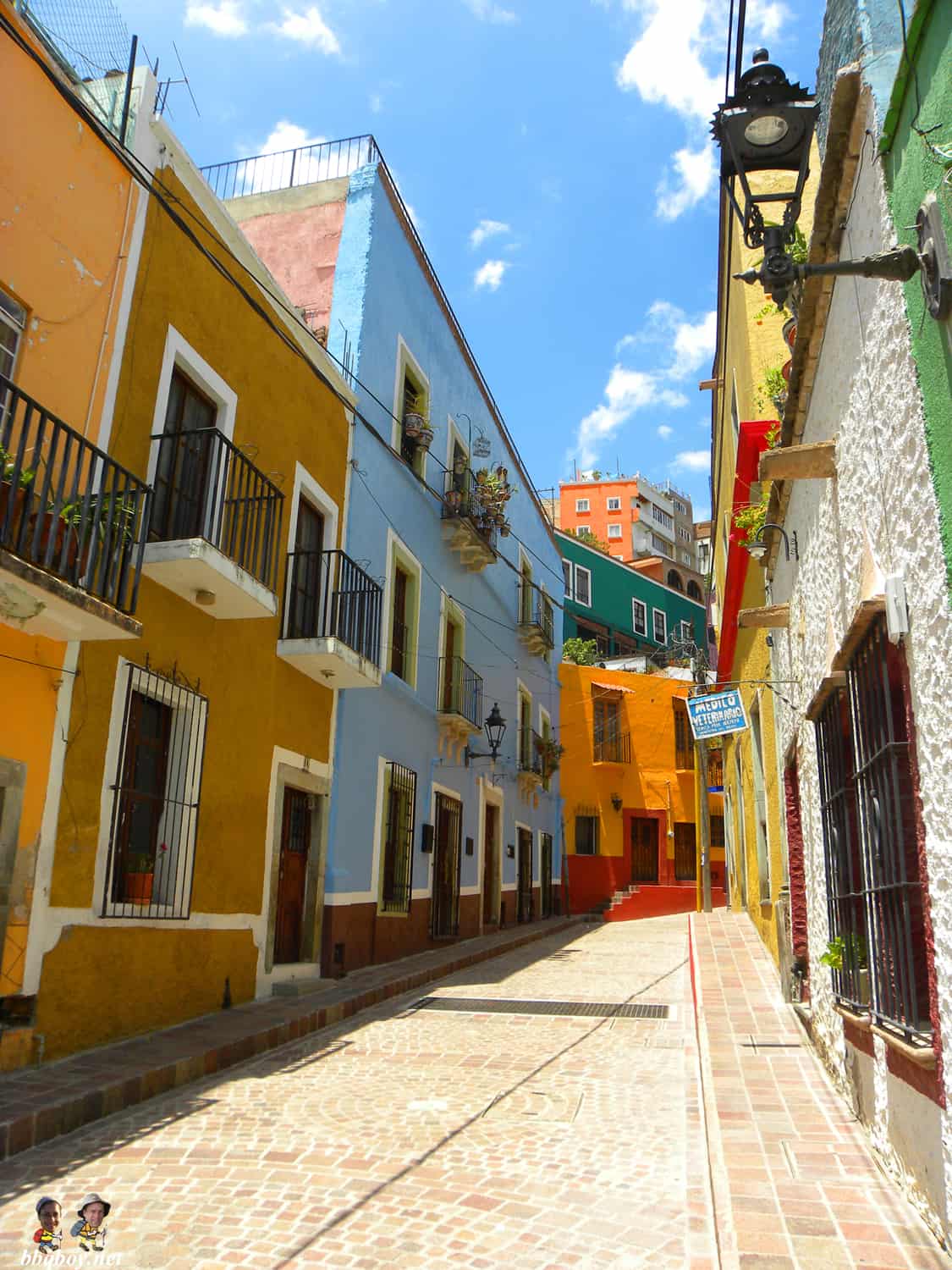 calle con color Guanajuato-Mexico