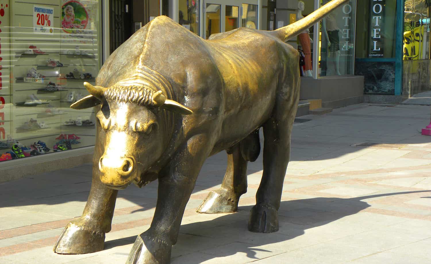bull statue in Skopje