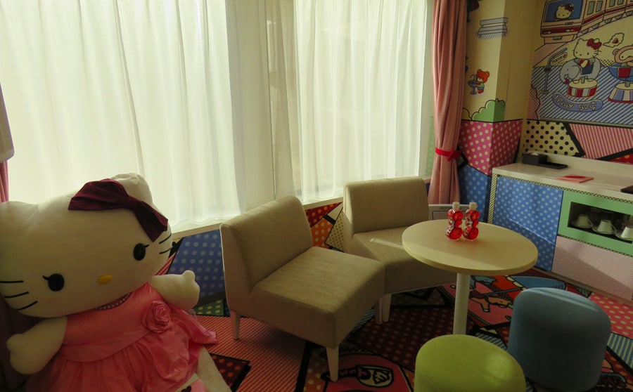 Going Hello Kitty Crazy at the Keio Plaza Hotel (Tokyo)