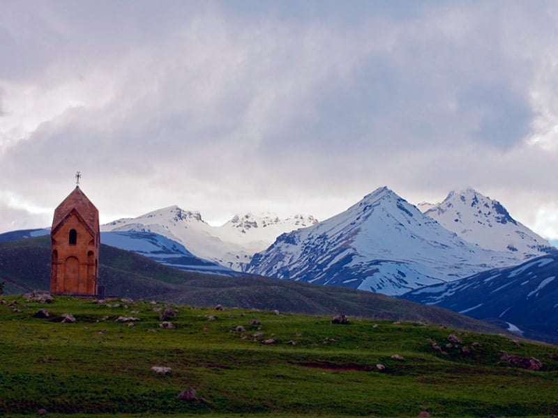 Aragats. Armenia guide