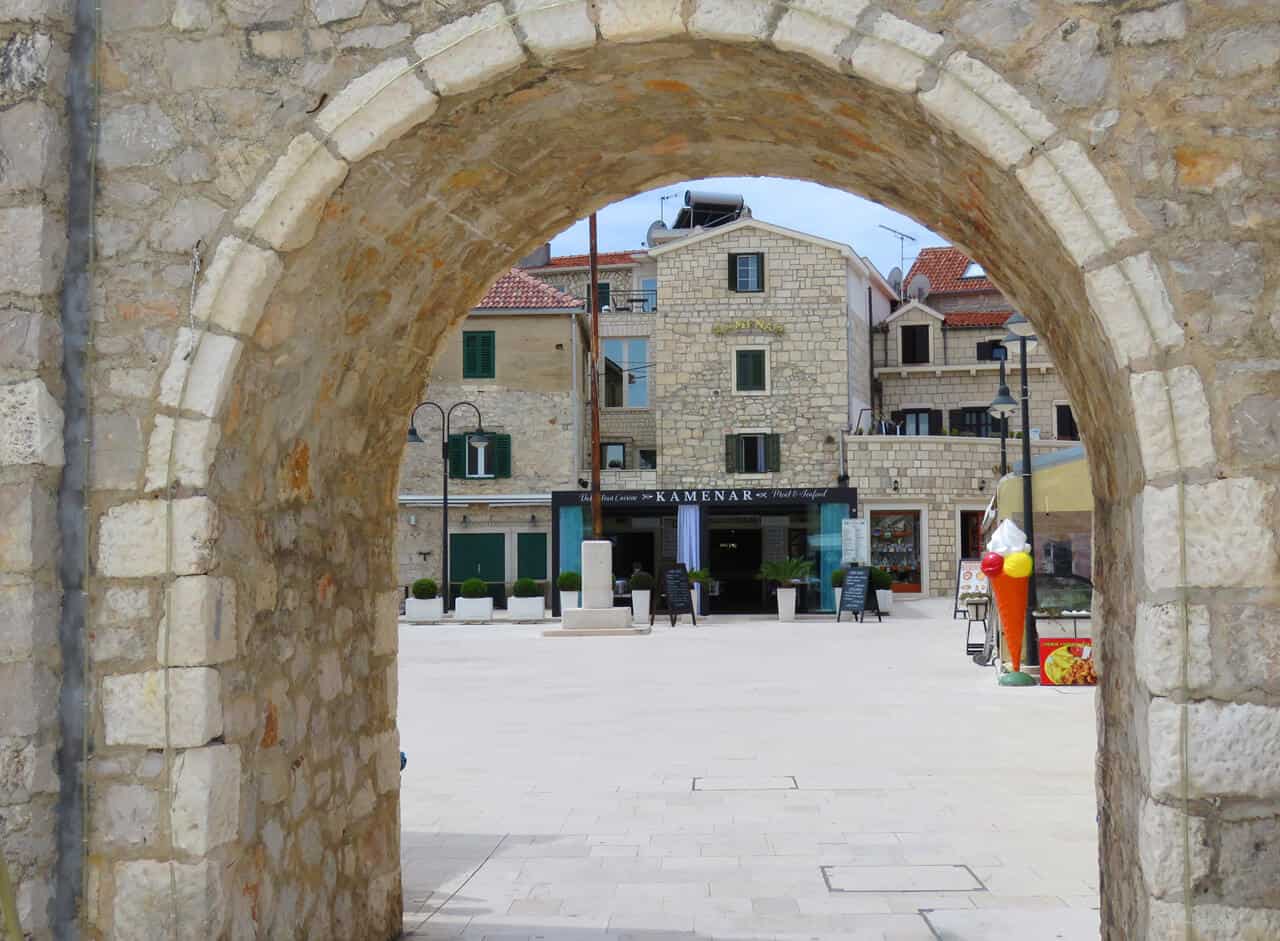 entry into town, Primošten, Croatia