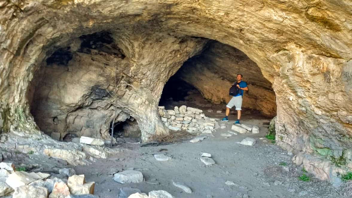 caves, Mt. Dinara
