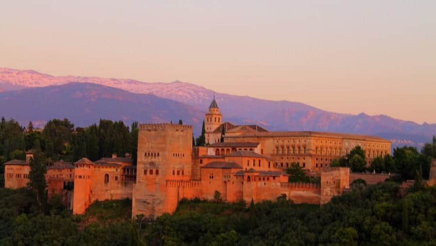 Mirador de San Nicolás. 7 things to See and Do when visiting Granada, Spain