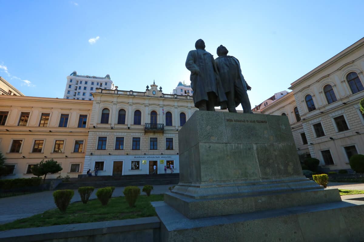 statue of 2 brothers, Tbilisi