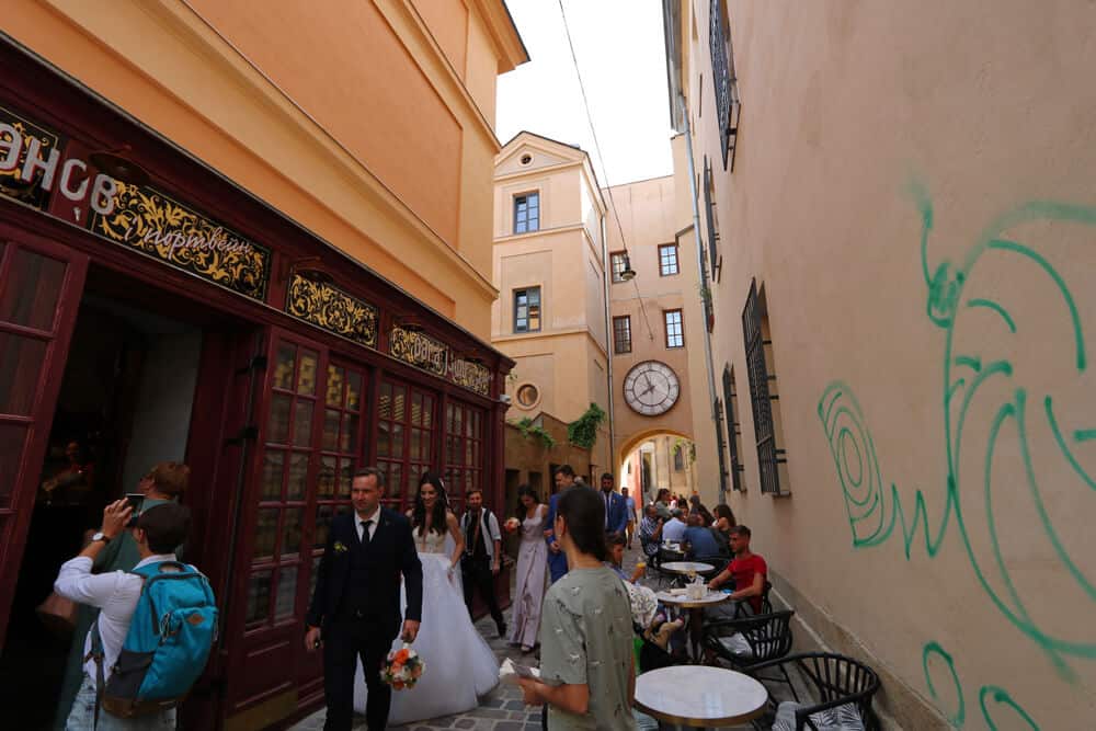 bride and groom in Lviv