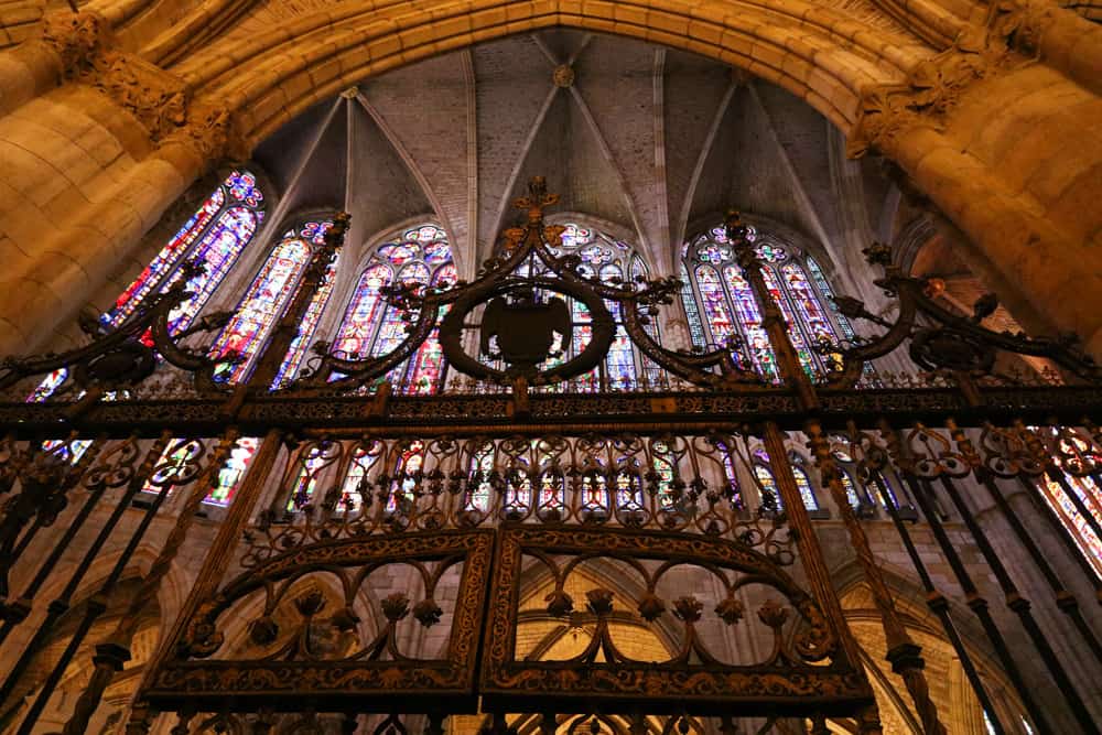 stained glass in Chapels, Leon Cathedral