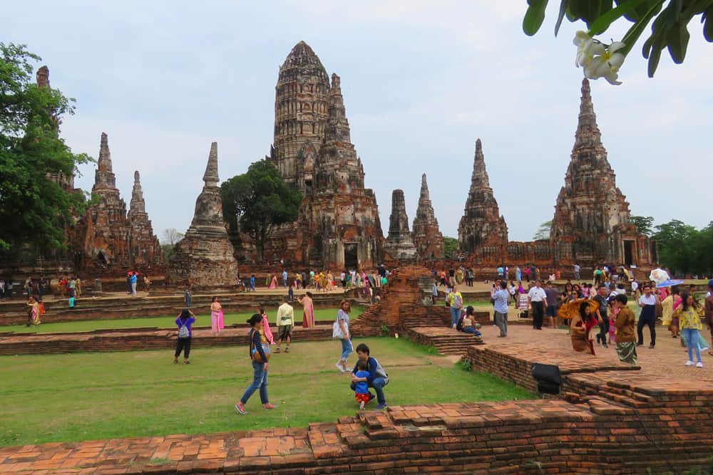 Ayutthaya or Sukhothai – which to Visit? Our vote