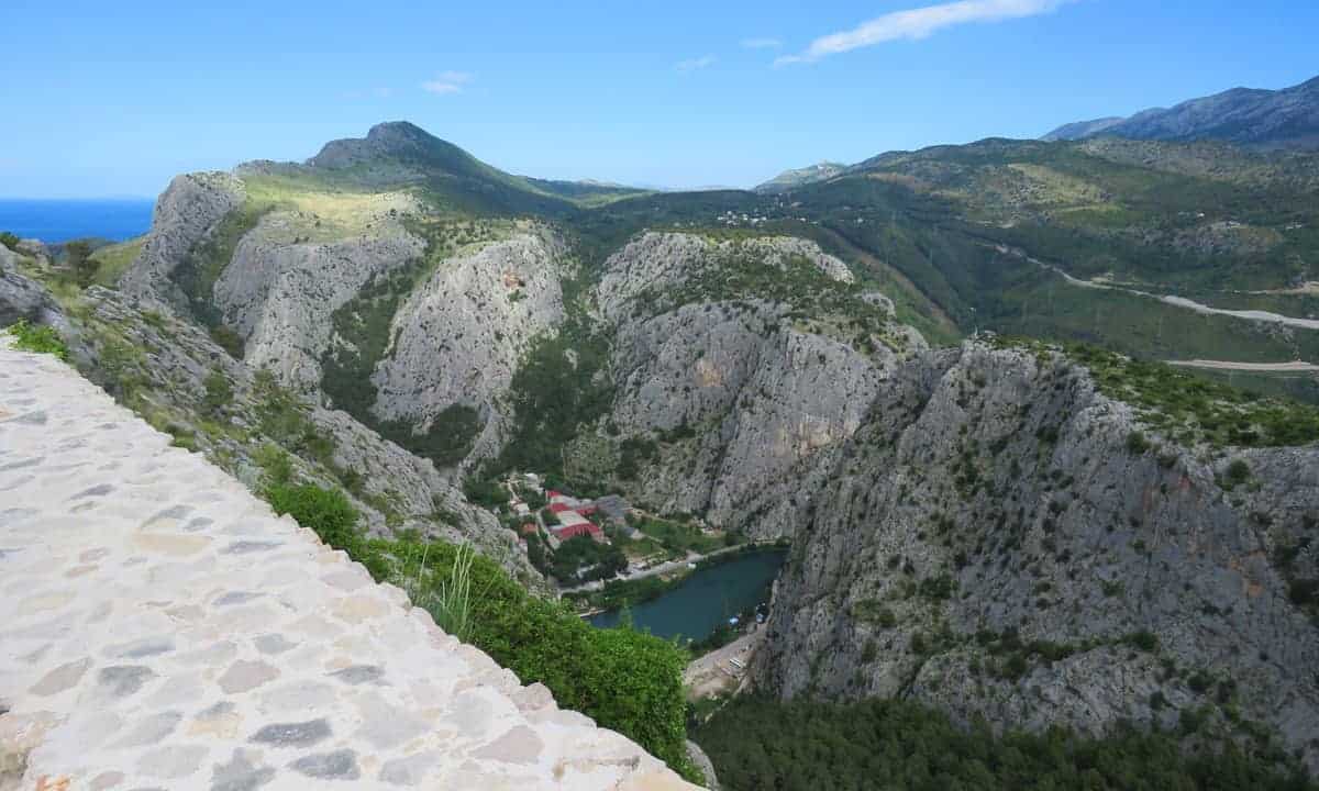vistas de starigrad Omis croacia