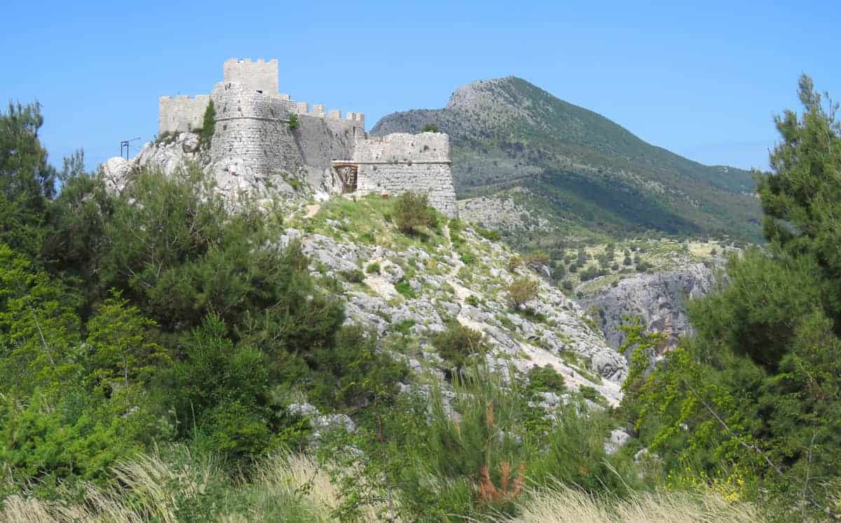 vistas de starigrad Omis croacia