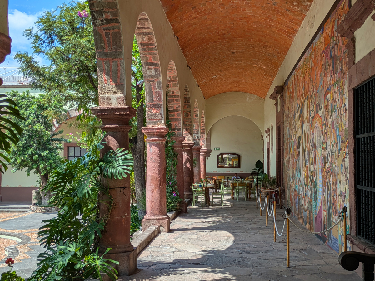 Photographic walking tour of san miguel de allende