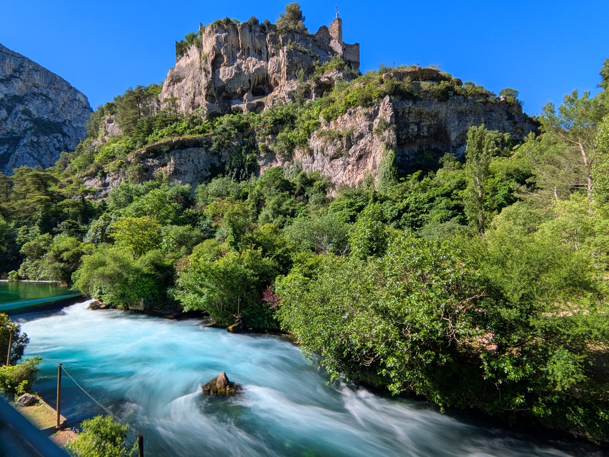 Visiting Fontaine-de-Vaucluse (Provence, France)