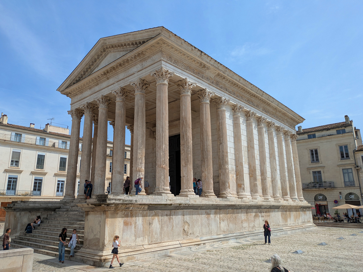 Can you Visit Nîmes on a day trip?