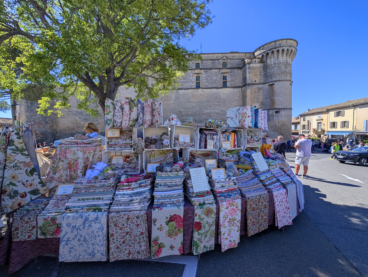 what to do in Gordes