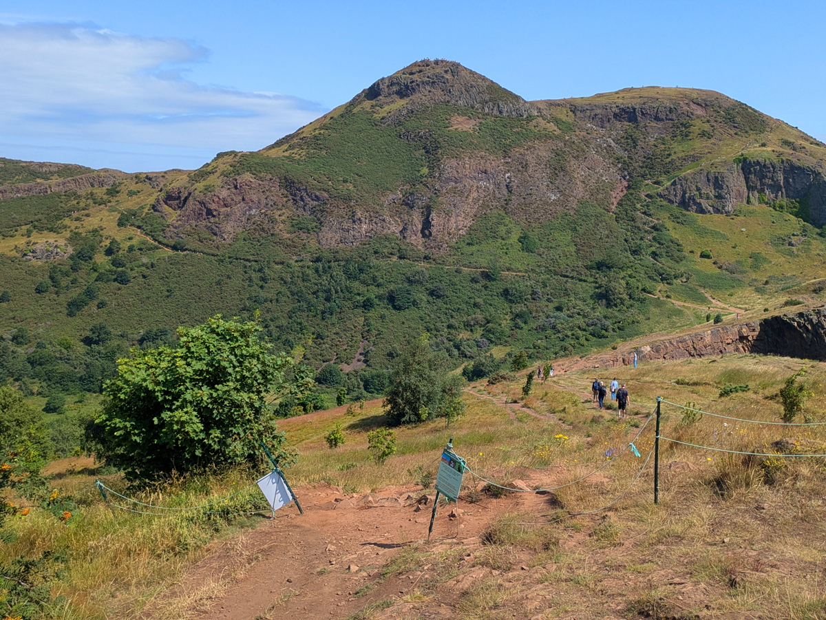 Edinburgh: a hike up to Arthur's Seat