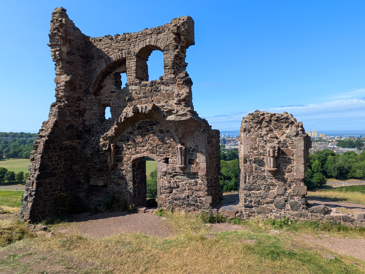 Edinburgh: a hike up to Arthur's Seat