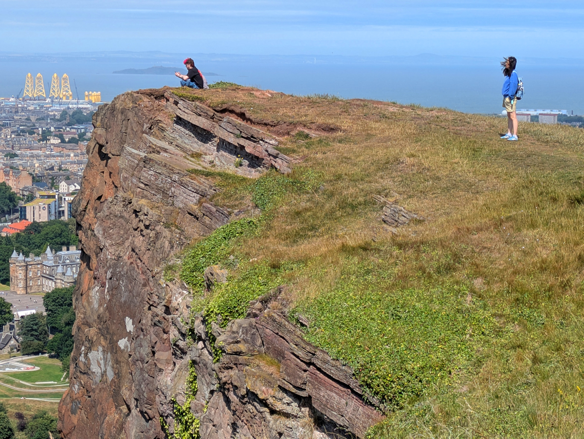 Edinburgh: a hike up to Arthur's Seat