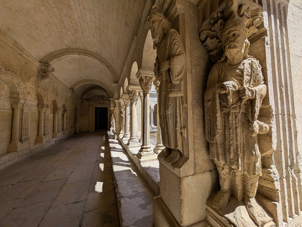 7 Things to See in Arles